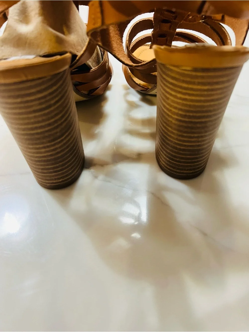 New Steve Madden Leather Tan Strappy Block Heel Sandals. Size 9
